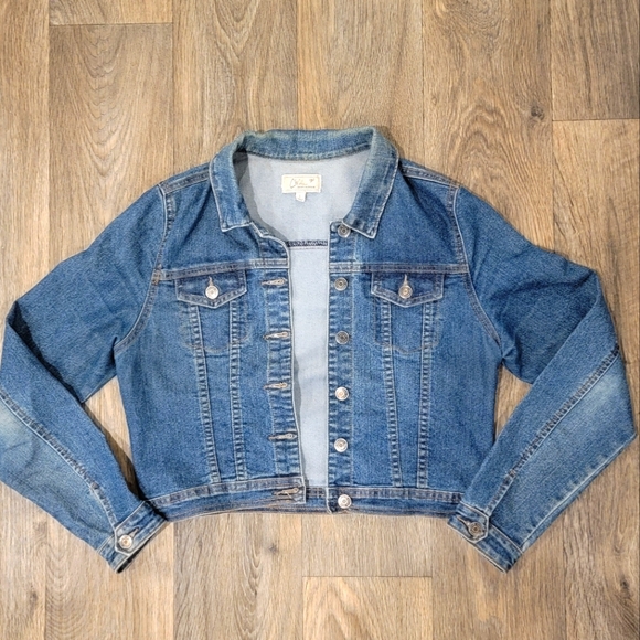 Cropped Chiqle Denim Jacket - Picture 1 of 8